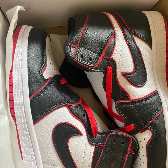 bloodline 1s size 8